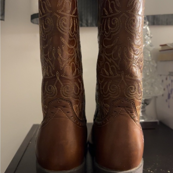 Ariat Cowboy Boots - Picture 2 of 3